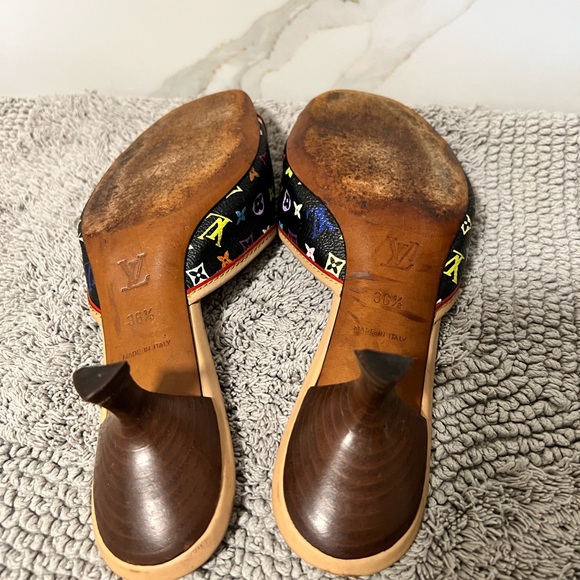Louis Vuitton Black Multicolor Leather heels. - Picture 3 of 7